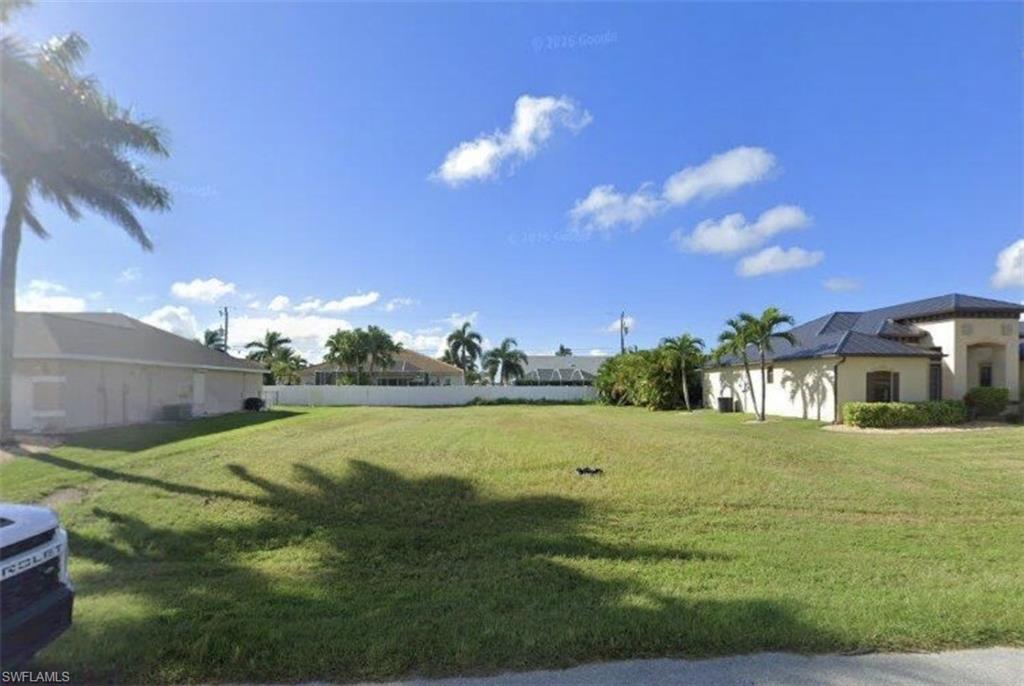 CAPE CORAL - Land