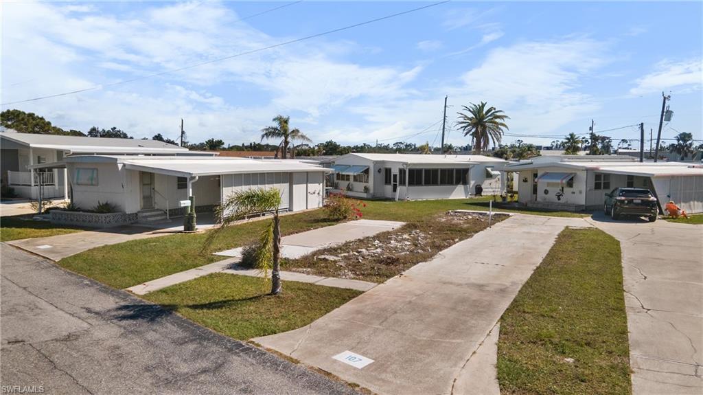 Build your Florida winter cottage, permanent residence, or rental property on this cleared vacant lot in the waterfront mobile home co-op community of Brook to Bay! Utilities like electric, public water and sewer just need to be reconnected. Enjoy community amenities of shuffleboard courts, a recreation hall, and pool in this 55+ community. Plus, first come, first served BOAT SLIPS ARE AVAILABLE FOR RENT to take you from Forked Creek to Lemon Bay and beyond to the GULF OF MEXICO!***
Conveniently located 3.5 miles from Manasota Beach! Take a short drive to a variety of dining and shopping options, historic Dearborn Street with farmers markets, concerts and more, and numerous area golf courses! Enjoy world class fishing and boating, two Major League Baseball Spring Training stadiums and downtown Wellen Park. Live the coastal lifestyle you’ve been dreaming of, don’t miss out on this opportunity!
