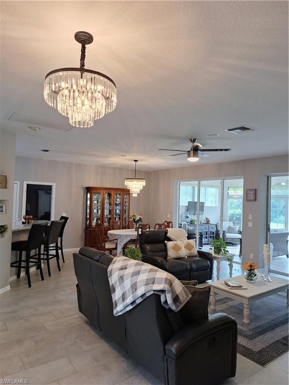 DEL VERA COUNTRY CLUB - Residential Lease