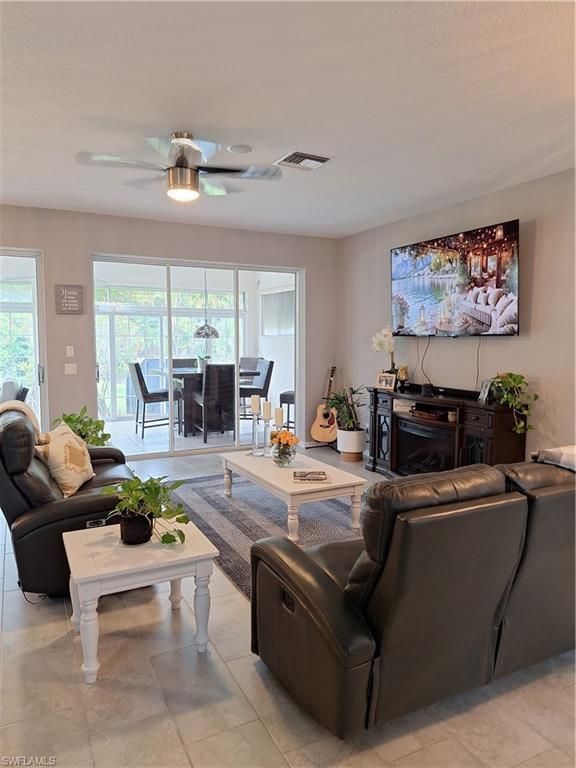 DEL VERA COUNTRY CLUB - Residential Lease