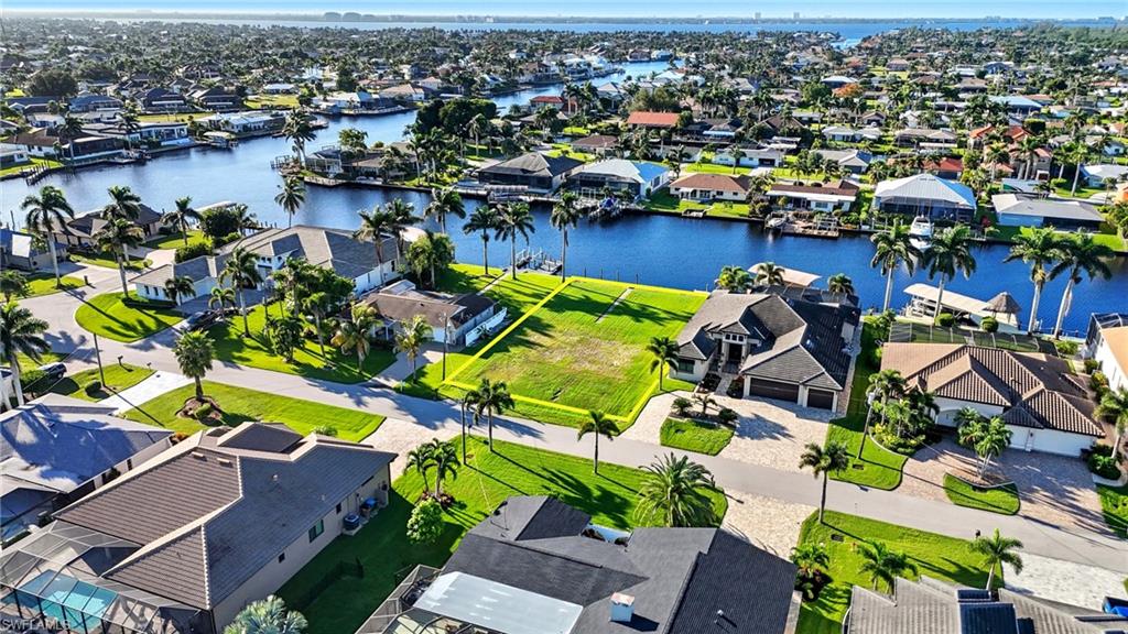 CAPE CORAL - Land