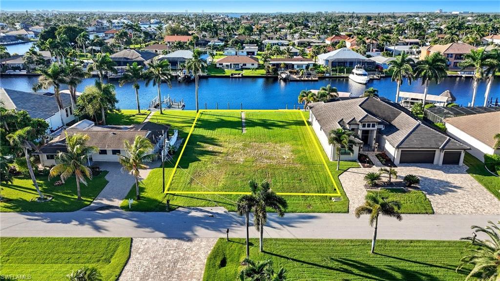 CAPE CORAL - Land