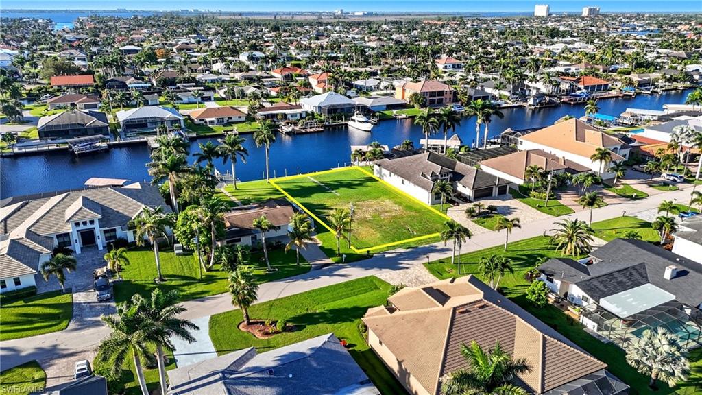 CAPE CORAL - Land