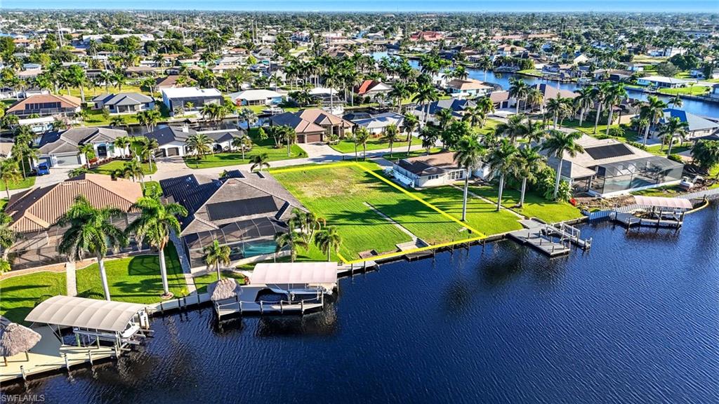 CAPE CORAL - Land