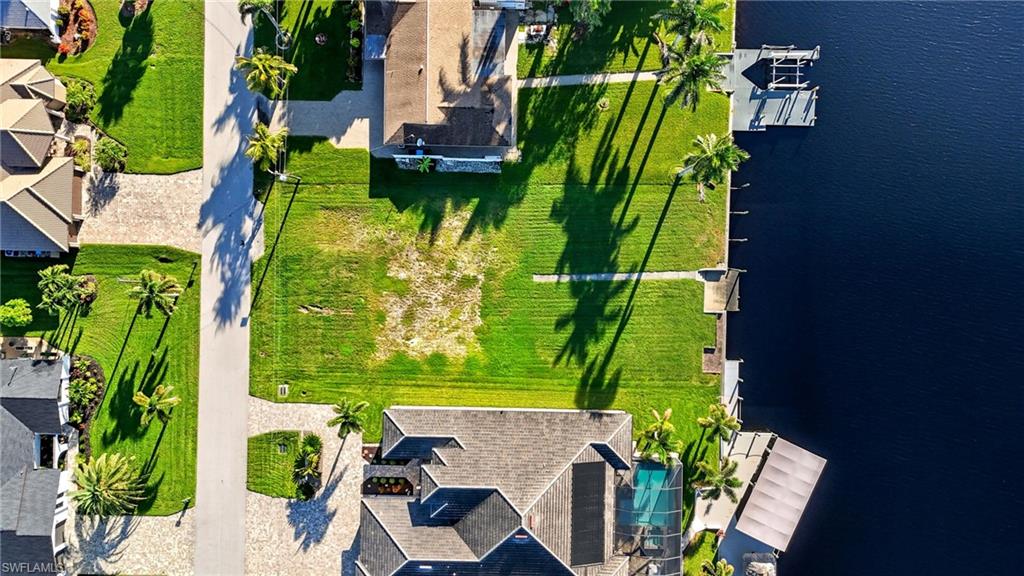 CAPE CORAL - Land