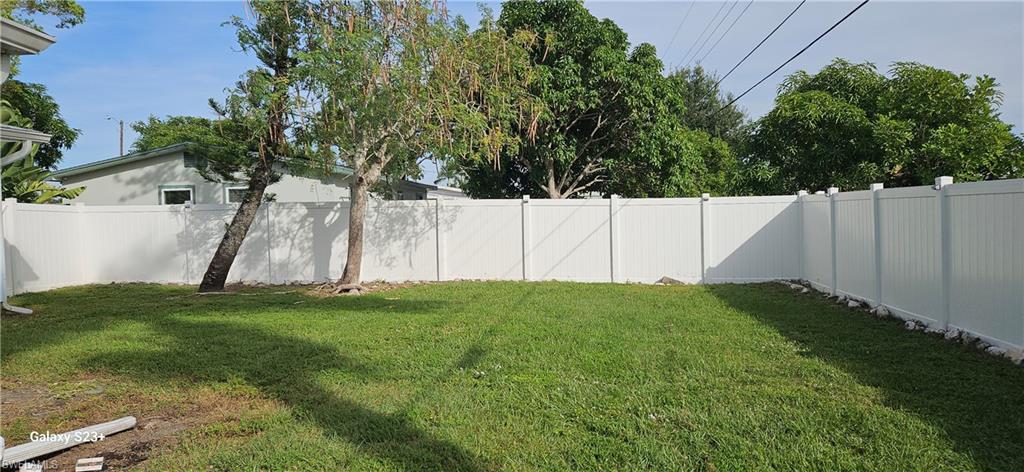 COUNTRY CLUB HOMES - Residential Lease