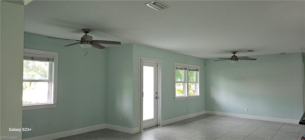 COUNTRY CLUB HOMES - Residential Lease
