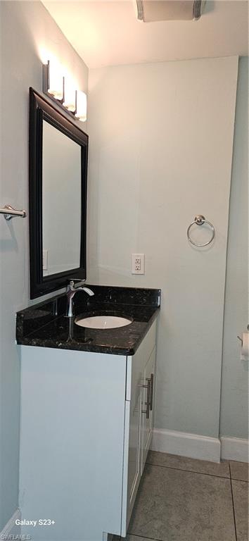 COUNTRY CLUB HOMES - Residential Lease