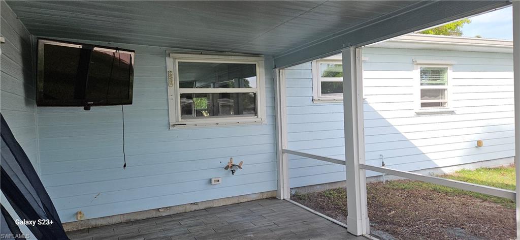 COUNTRY CLUB HOMES - Residential Lease