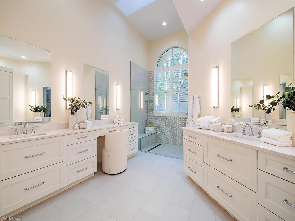 VIZCAYA AT BAY COLONY - Residential