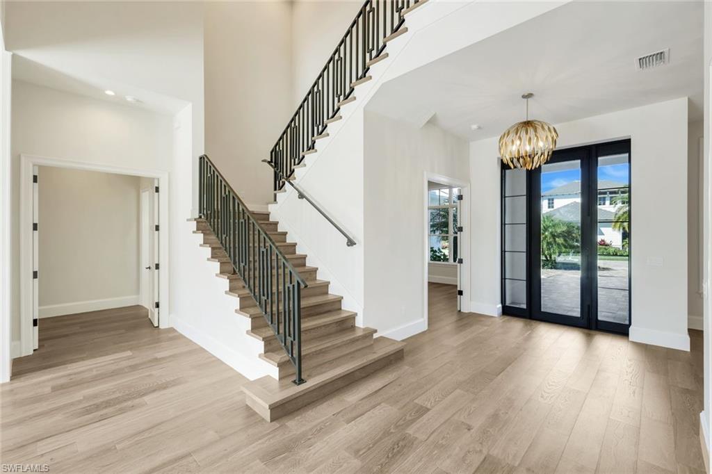 THE ENCLAVE OF DISTINCTION - Residential