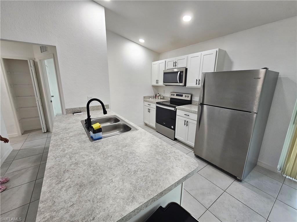 CAPE CORAL - Residential Lease