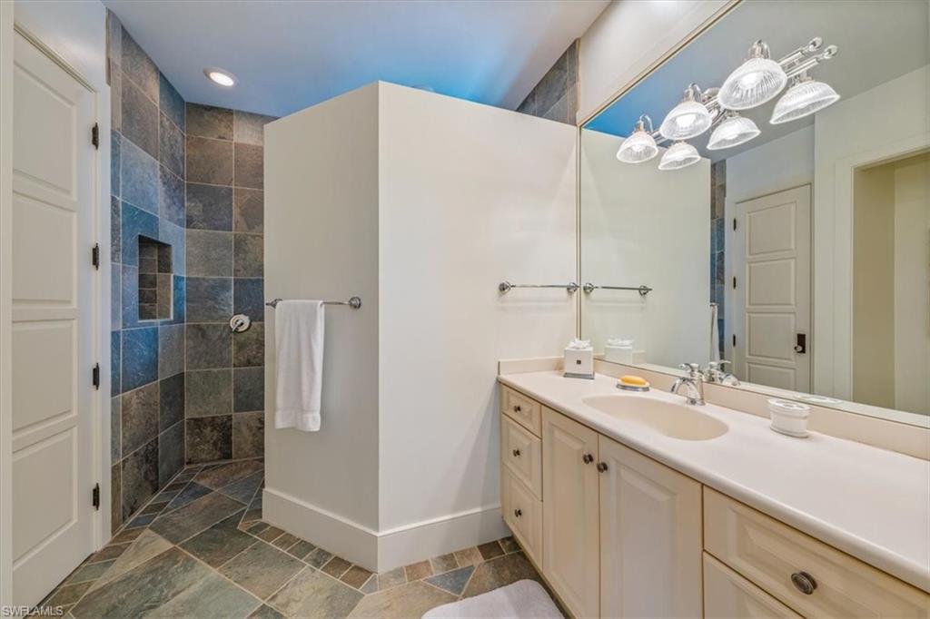 ROYAL HARBOR - Residential