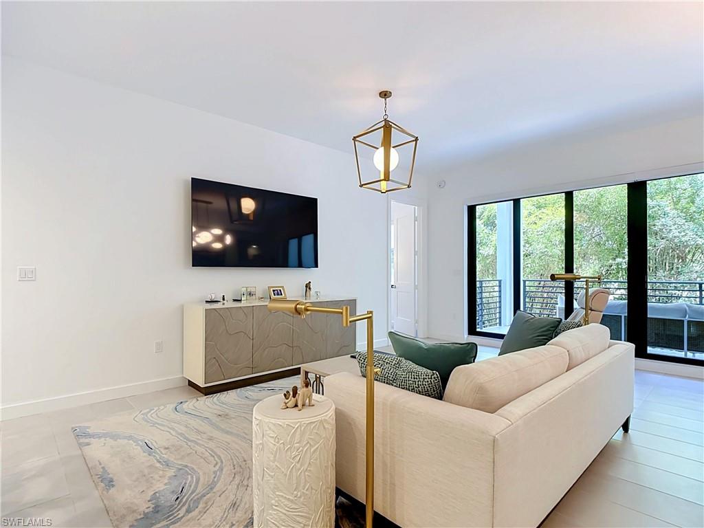 ELEVEN ELEVEN CENTRAL - Residential