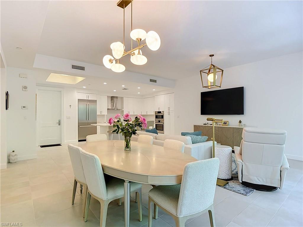 ELEVEN ELEVEN CENTRAL - Residential