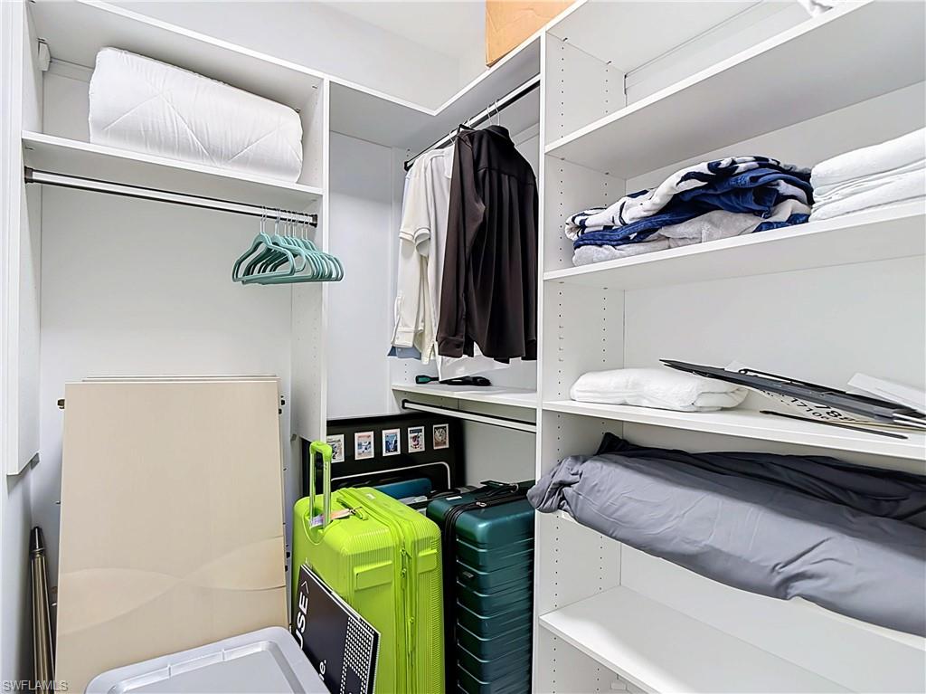 ELEVEN ELEVEN CENTRAL - Residential