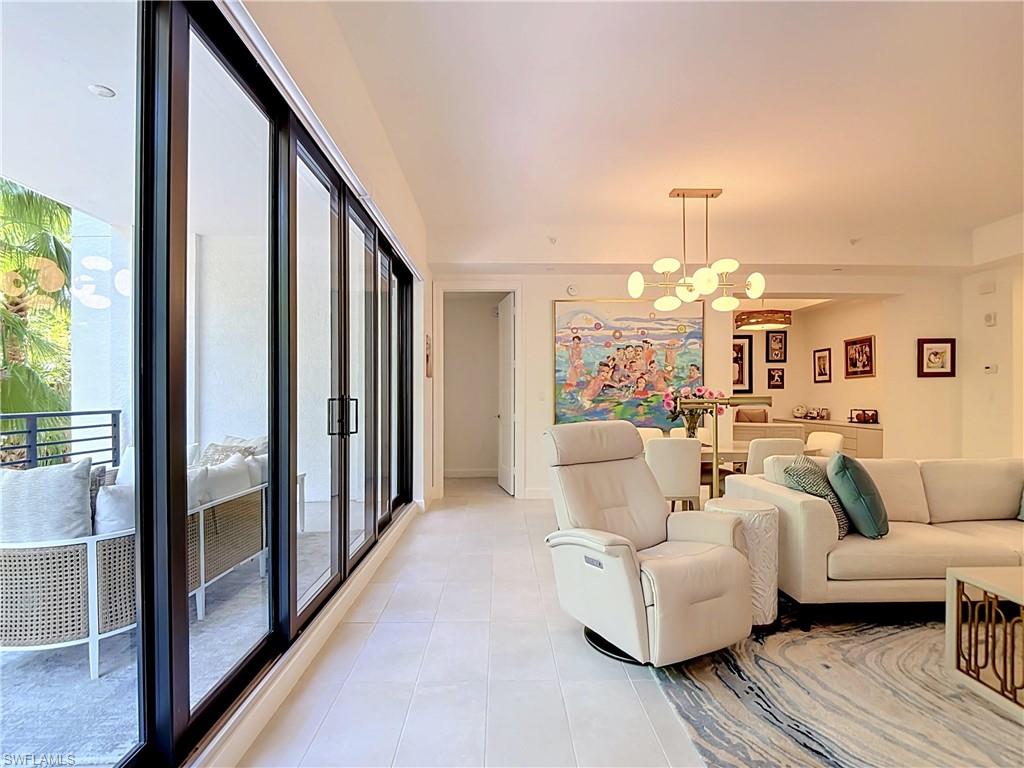 ELEVEN ELEVEN CENTRAL - Residential