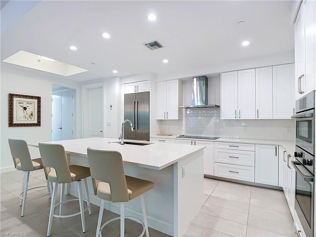 ELEVEN ELEVEN CENTRAL - Residential