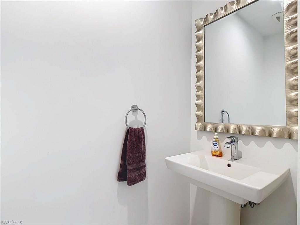ELEVEN ELEVEN CENTRAL - Residential