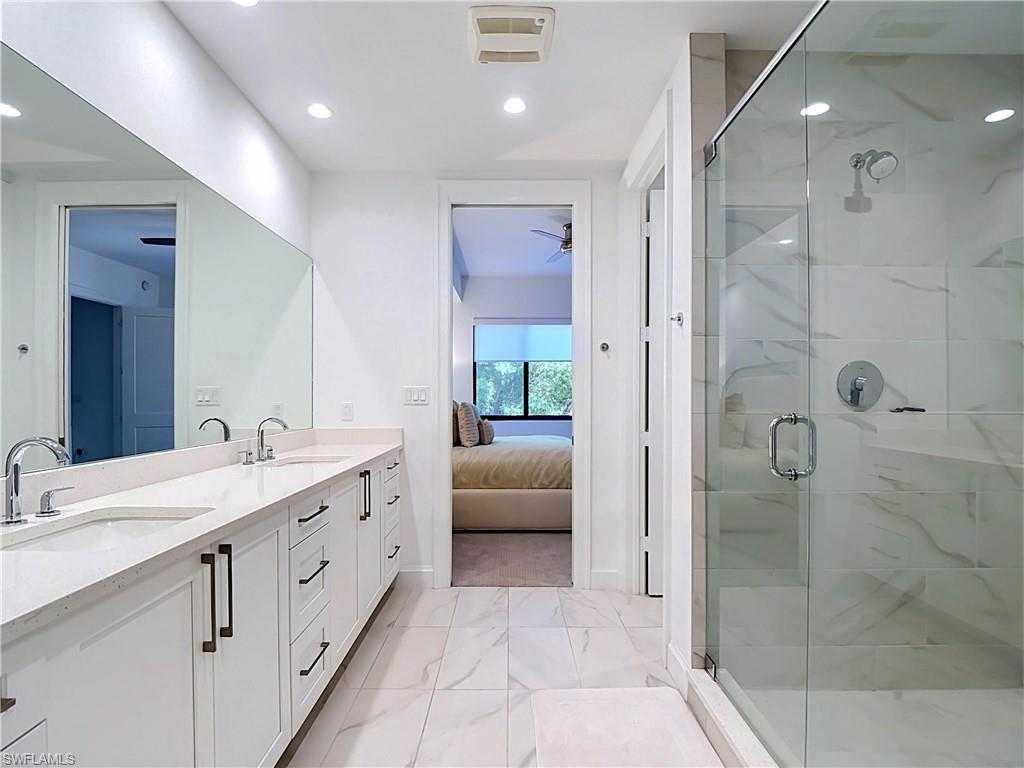 ELEVEN ELEVEN CENTRAL - Residential