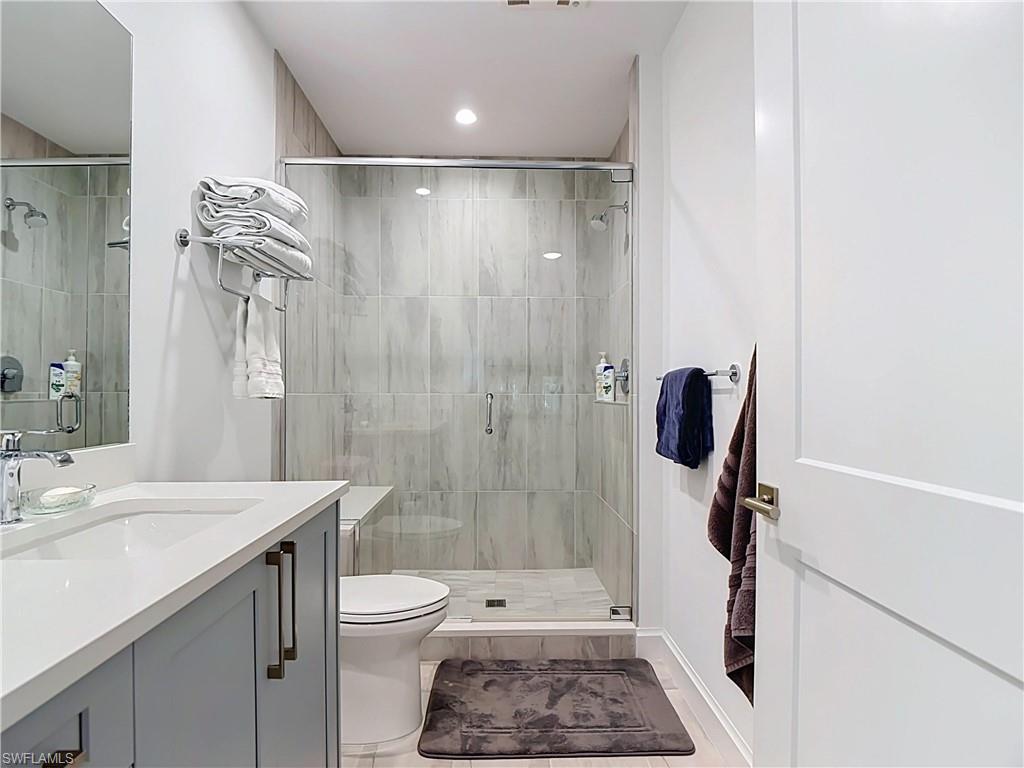 ELEVEN ELEVEN CENTRAL - Residential