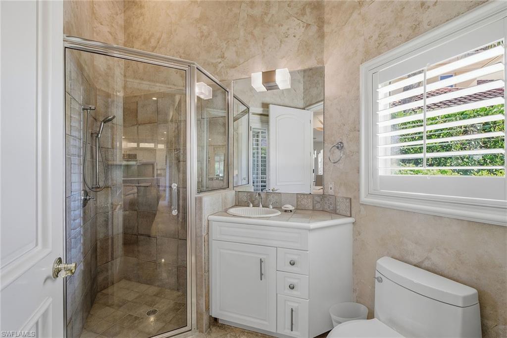BAY COLONY SHORES - Residential