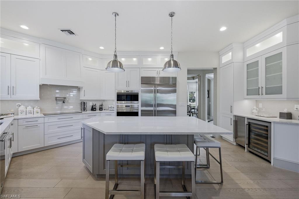 BAY COLONY SHORES - Residential