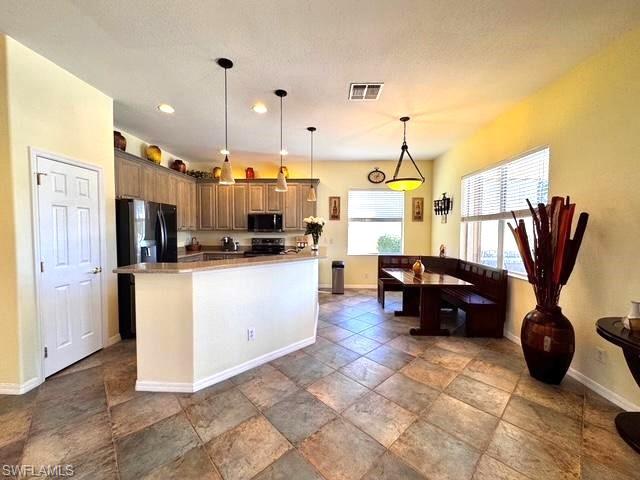 CORAL LAKES - Residential