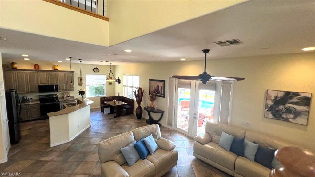 CORAL LAKES - Residential