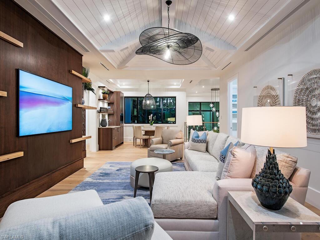 AQUALANE SHORES - Residential
