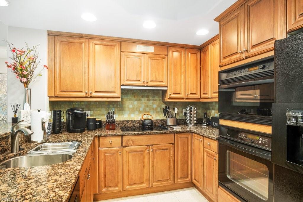 VENTANAS AT TIBURON - Residential Lease