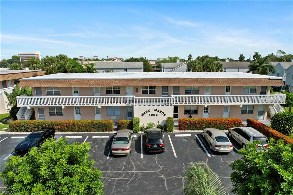MARCO MANOR CLUB - Residential