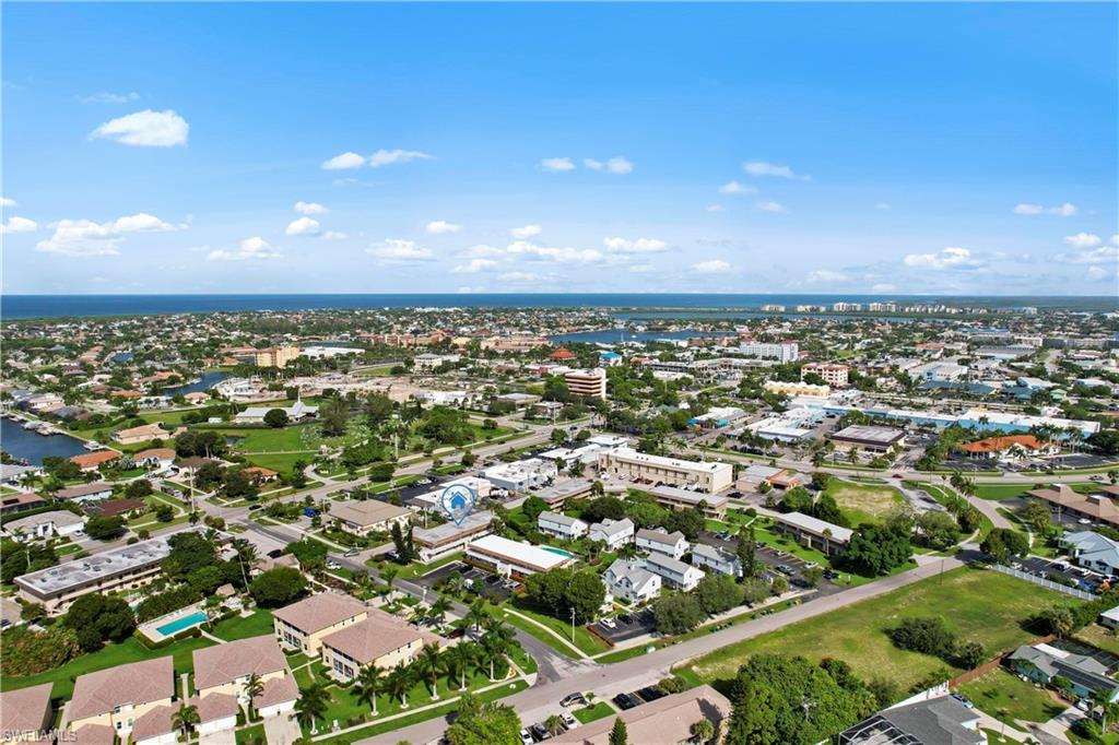 MARCO MANOR CLUB - Residential