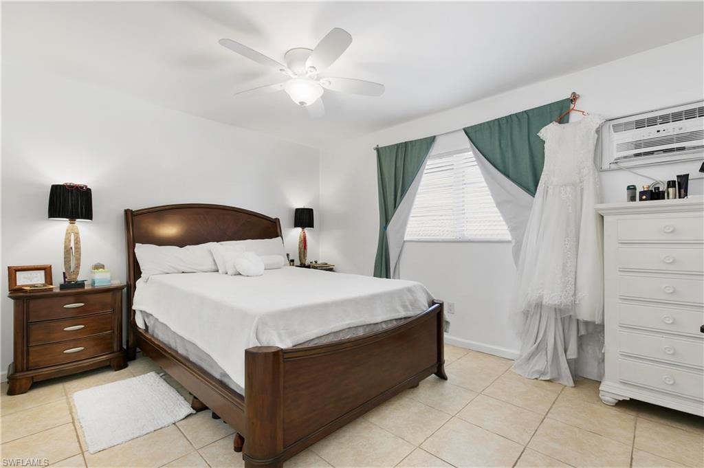 MARCO MANOR CLUB - Residential