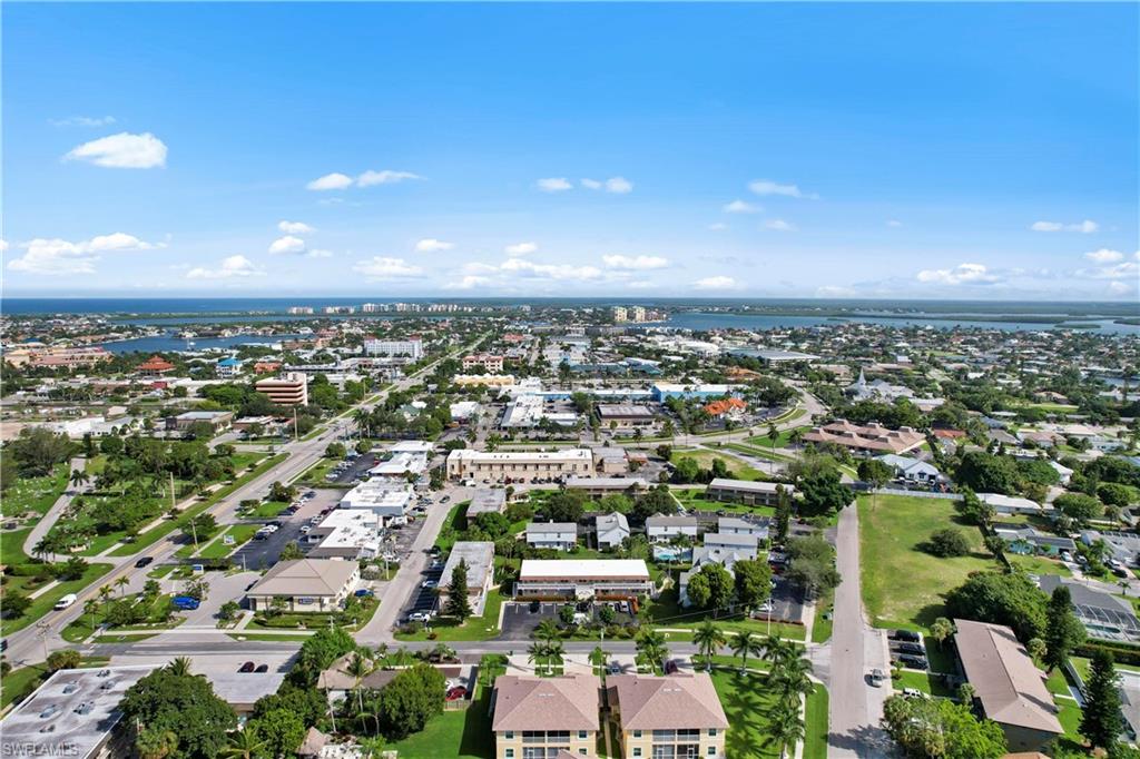 MARCO MANOR CLUB - Residential