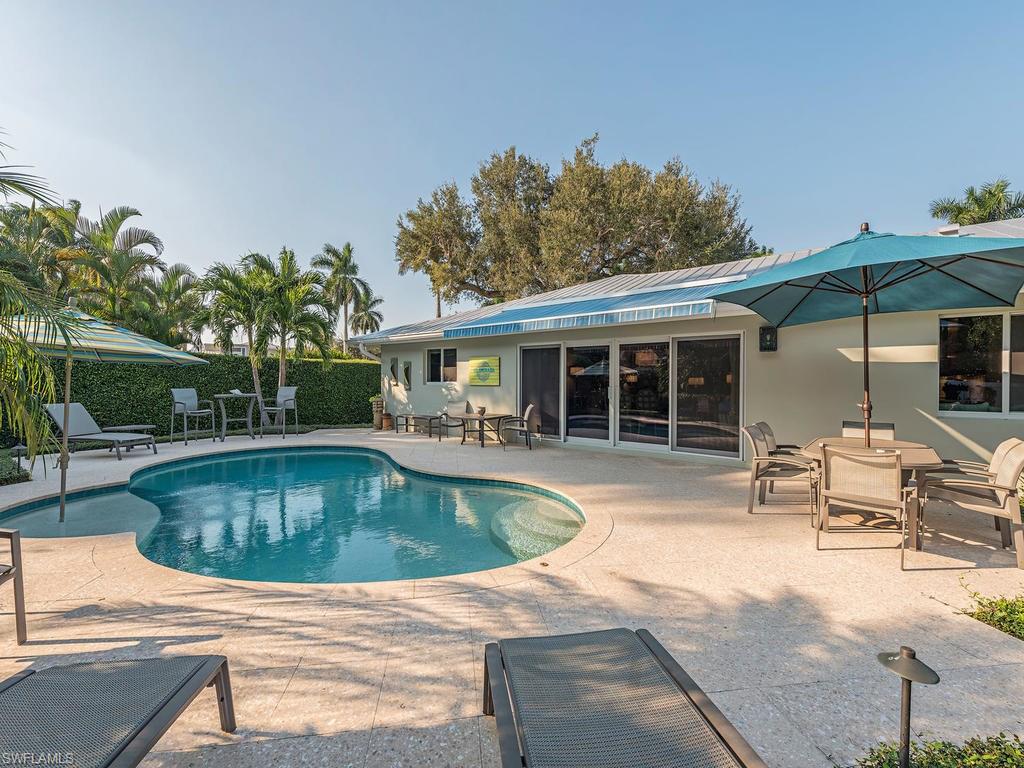 MOORINGS - Residential