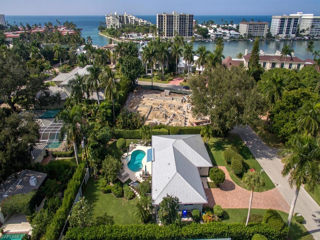 MOORINGS - Residential