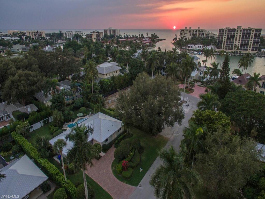 MOORINGS - Residential