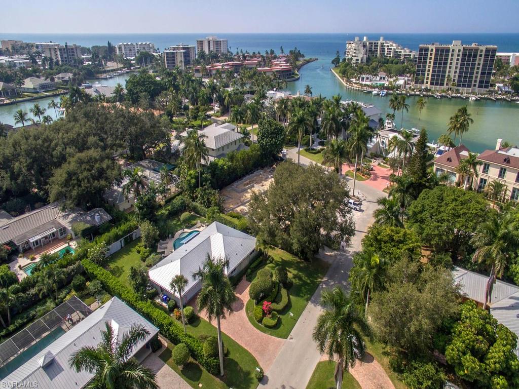 MOORINGS - Residential