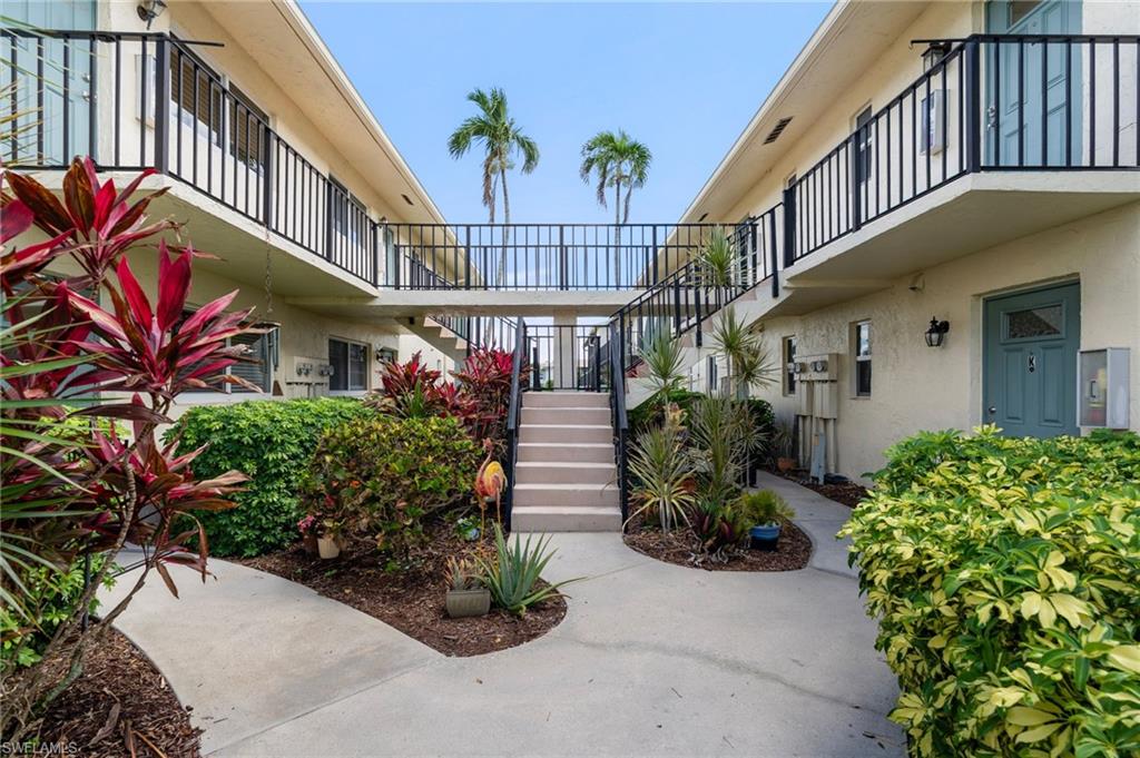 GLADES COUNTRY CLUB - Residential