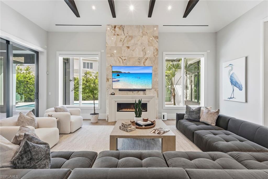 PARK SHORE - Residential