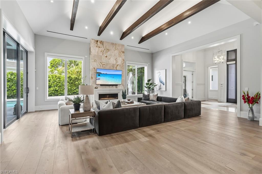 PARK SHORE - Residential