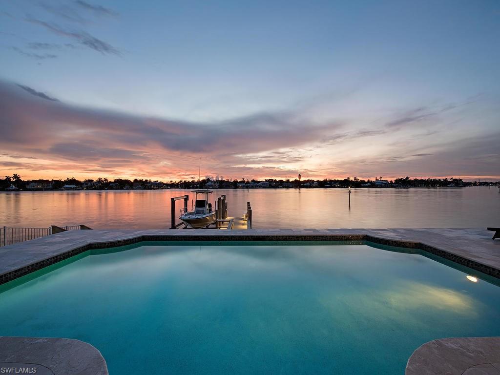 ROYAL HARBOR - Residential