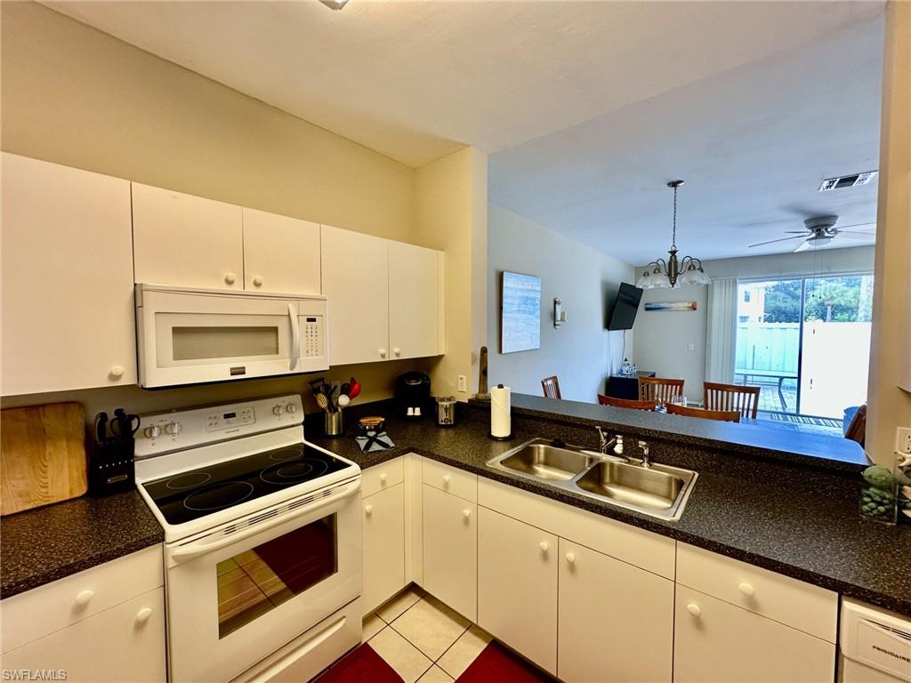 FOREST LAKE TOWNHOMES - Residential Lease