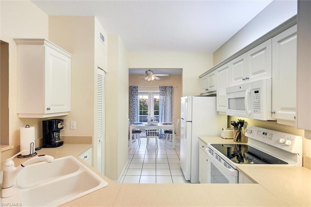LAUREL OAKS AT PELICAN BAY - Residential