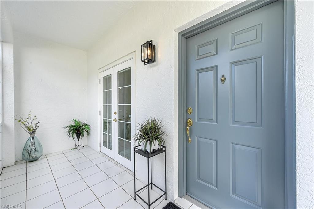 LAUREL OAKS AT PELICAN BAY - Residential