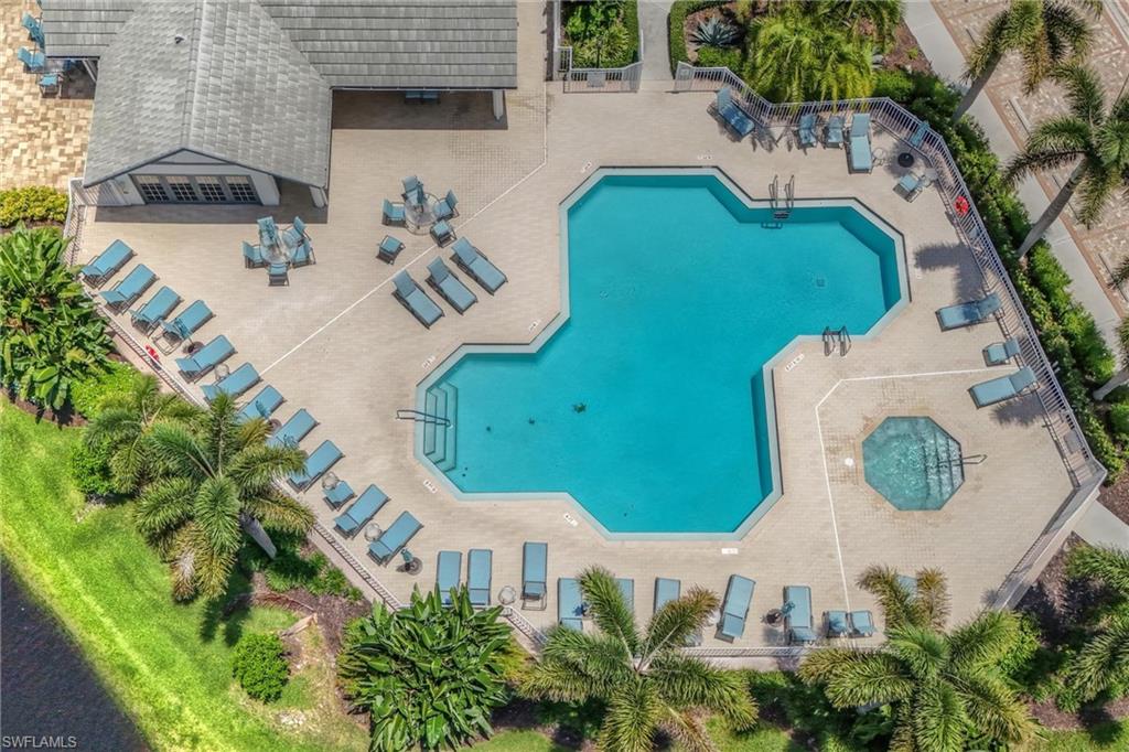 LAUREL OAKS AT PELICAN BAY - Residential