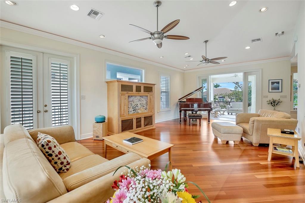 GOLDEN SHORES - Residential