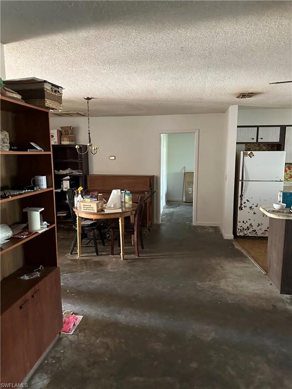 FORT MYERS SHORES - Residential