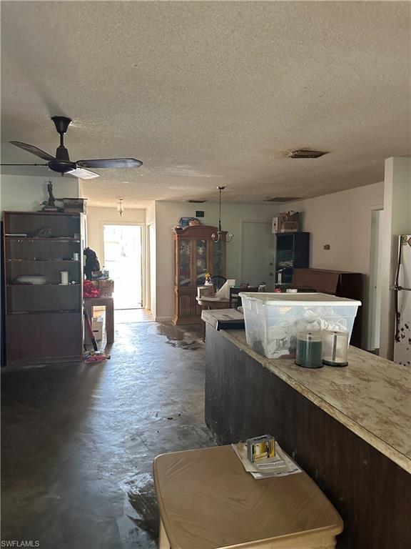 FORT MYERS SHORES - Residential